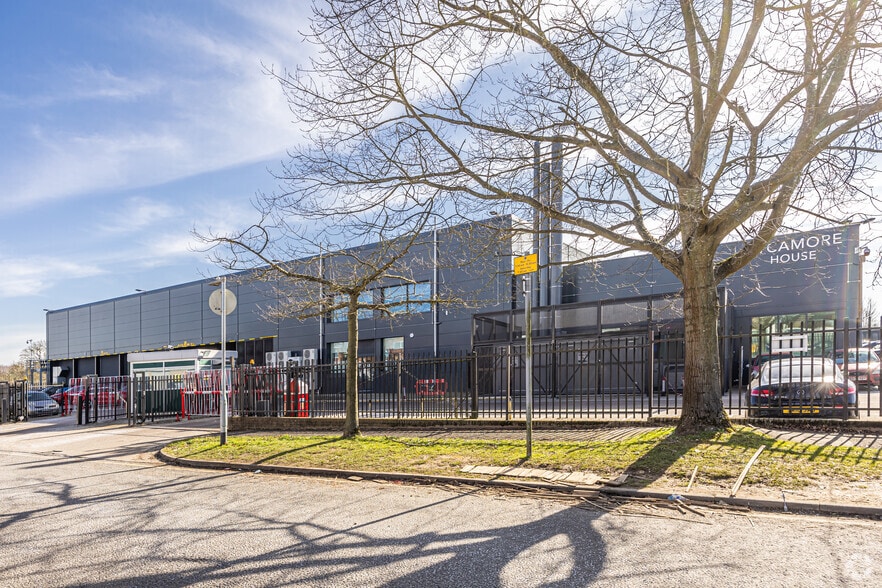 Gunnels Wood Rd, Stevenage à louer - Photo principale – Image 1 sur 3