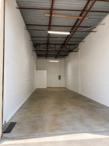 1901 NW 32nd St, Pompano Beach, FL à louer - Photo de l’immeuble – Image 2 sur 7
