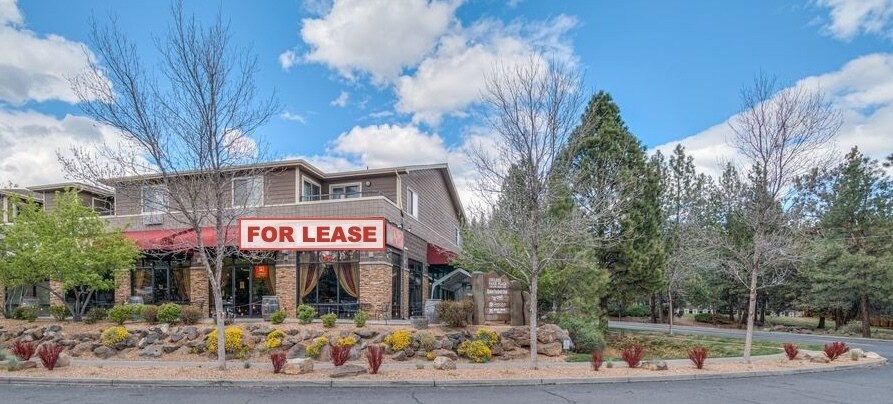 1740 NW Pence Ln, Bend, OR à louer - Photo de l’immeuble – Image 2 sur 5