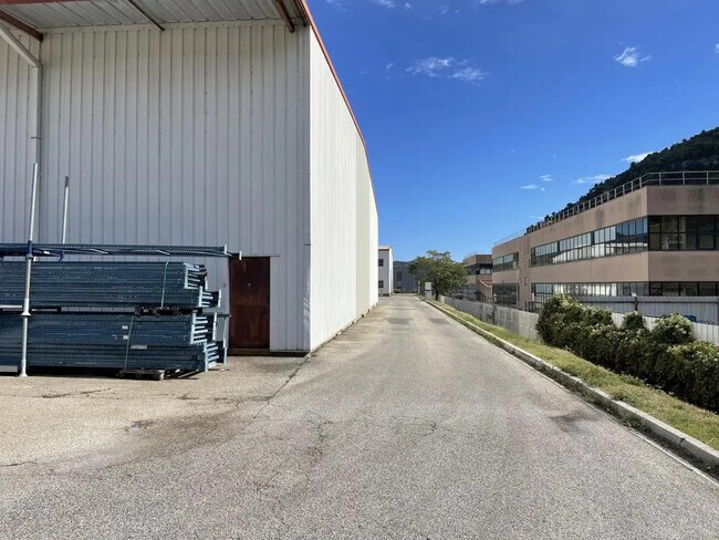 Plus de détails pour Industriel/Logistique à louer