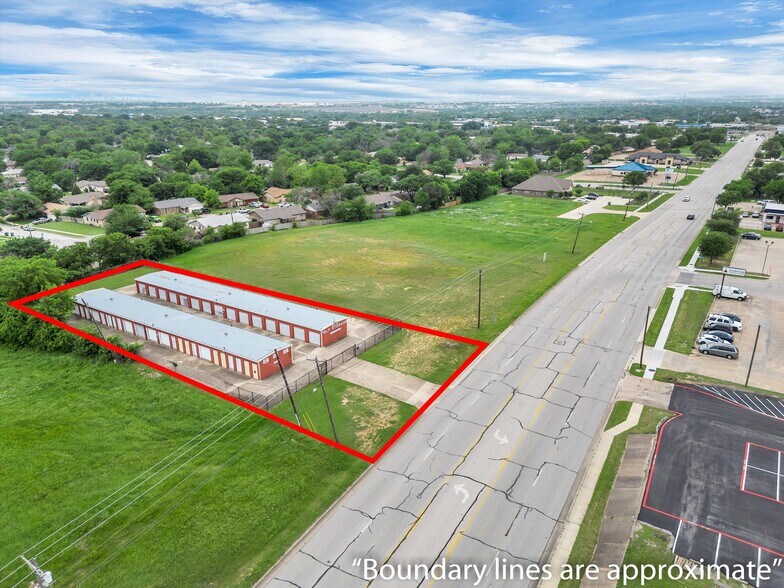 5824 Watauga Rd, Watauga, TX à vendre - Photo de l’immeuble – Image 3 sur 26
