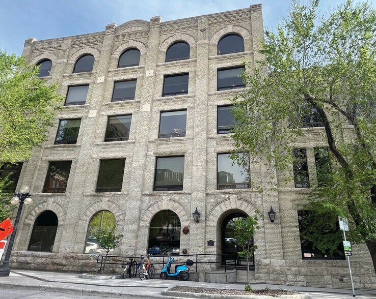 115 Bannatyne Ave, Winnipeg, MB à louer - Photo principale – Image 1 sur 18