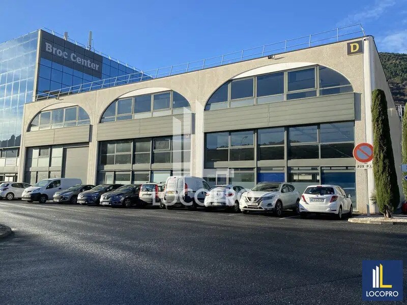 Industriel/Logistique dans Carros à louer Photo de l’immeuble– Image 1 sur 7