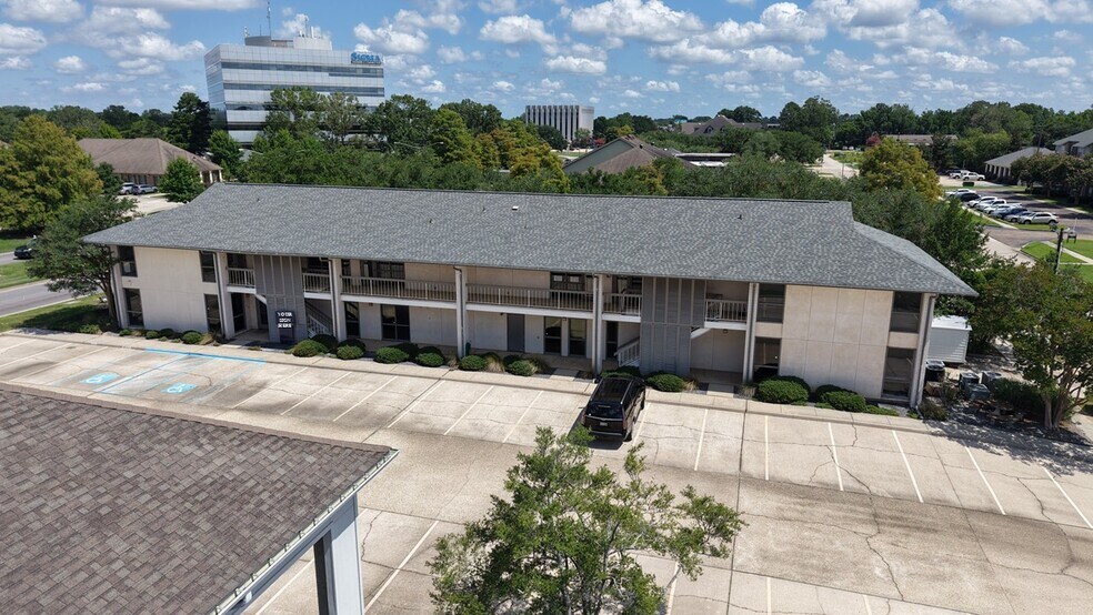 4111 S Sherwood Forest Blvd, Baton Rouge, LA à louer - Photo de l’immeuble – Image 2 sur 54