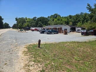 Plus de détails pour 2311 Clinton Rd, Fayetteville, NC - Industriel/Logistique à vendre