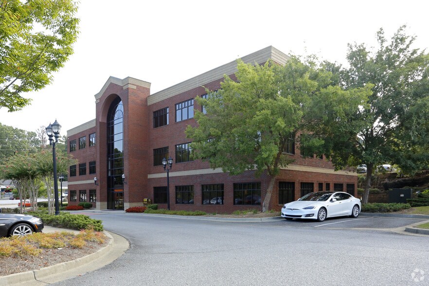 117 Towne Lake Pky, Woodstock, GA à louer - Photo principale – Image 1 sur 7