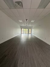 5911 NW 173rd Dr, Hialeah, FL à louer Photo intérieure– Image 1 sur 4