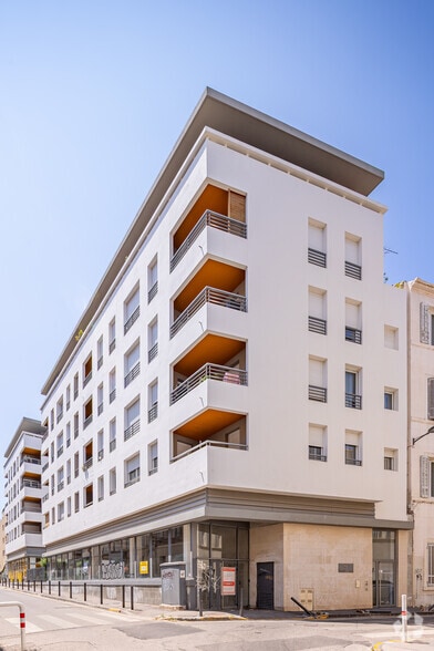 Local commercial dans Marseille à louer - Photo de l’immeuble – Image 1 sur 13