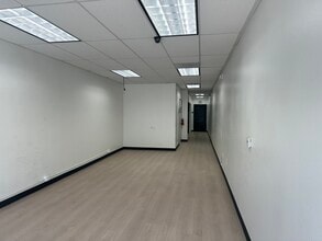 555-559 W Whittier Blvd, La Habra, CA à louer Photo intérieure– Image 1 sur 2