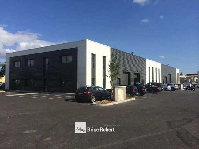 Plus de détails pour 8 / 10 Rue Jacquard, Chassieu - Local d’activités à vendre