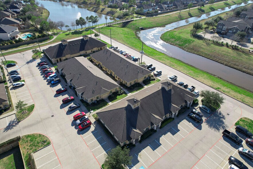 12234 Shadow Creek Parkway, Pearland, TX à louer - Photo de l’immeuble – Image 3 sur 22