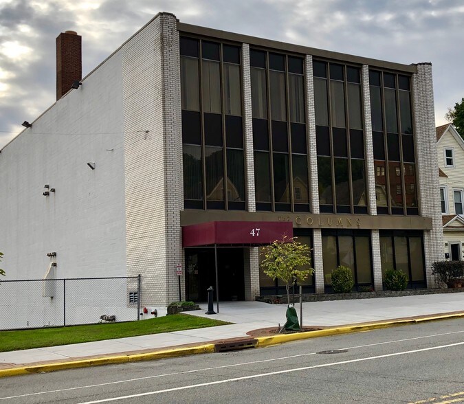 45-47 Orient Way, Rutherford, NJ à louer - Photo de l’immeuble – Image 1 sur 8