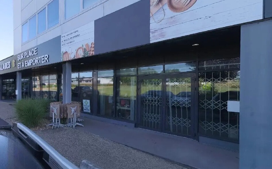 Local commercial dans Chasseneuil-du-Poitou à louer - Photo de l’immeuble – Image 2 sur 2