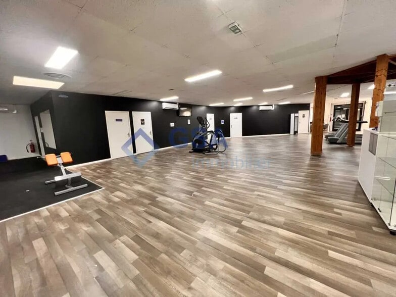 Local d'activités dans Bondoufle à vendre - Photo de l’immeuble – Image 2 sur 8