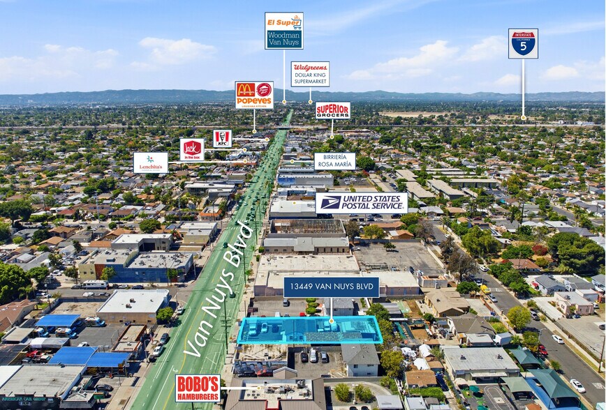 13449 Van Nuys Blvd, Pacoima, CA à vendre - Photo de l’immeuble – Image 2 sur 21