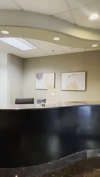 40900 Woodward Ave, Bloomfield Hills, MI à louer - Vidéo sur l’annonce professionnelle – Image 2 sur 20