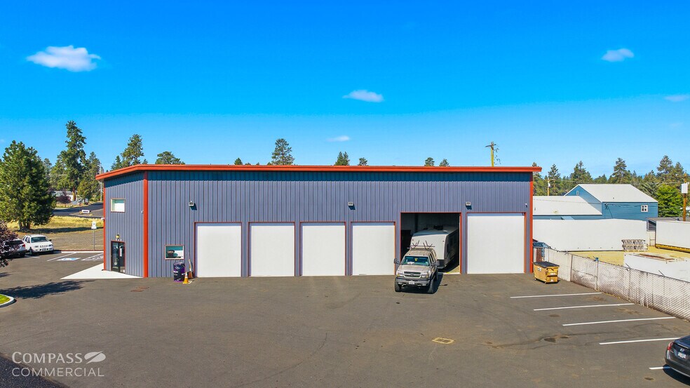 188 W Sisters Park Dr, Sisters, OR à vendre - Photo de l’immeuble – Image 3 sur 23