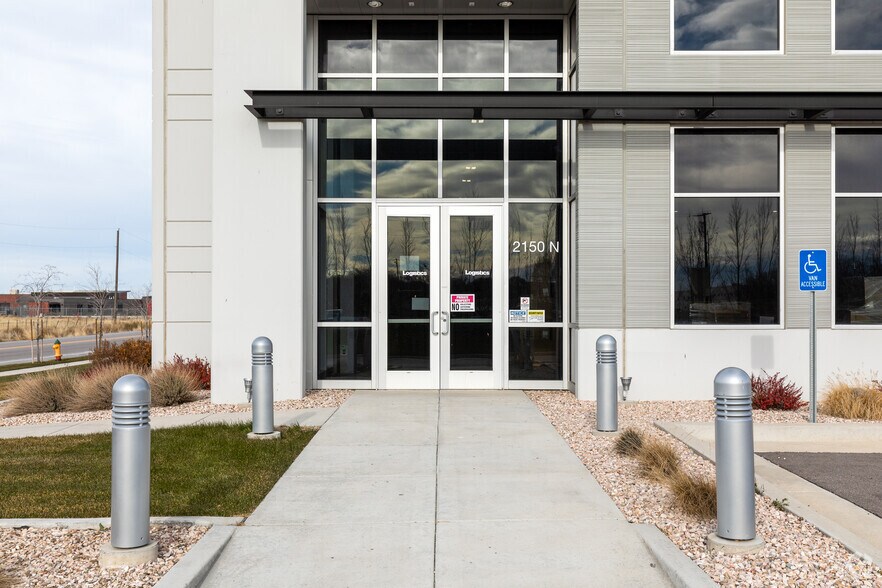 2150 N 2200 W, Salt Lake City, UT à louer - Photo de l’immeuble – Image 3 sur 5