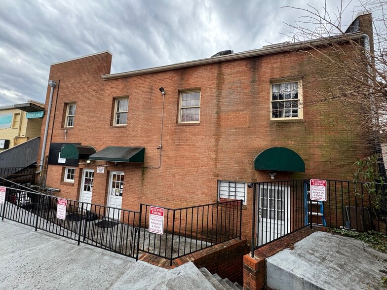 248-252 W Broad St, Falls Church, VA à louer - Photo de l’immeuble – Image 2 sur 9