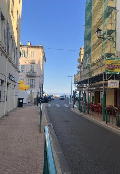Local commercial dans Menton à louer - Photo de l’immeuble – Image 1 sur 5