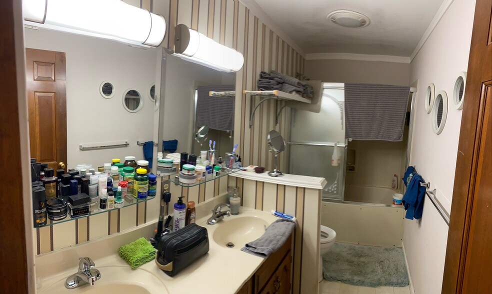 110 W Walnut St, Kokomo, IN à vendre - Photo intérieure – Image 2 sur 20