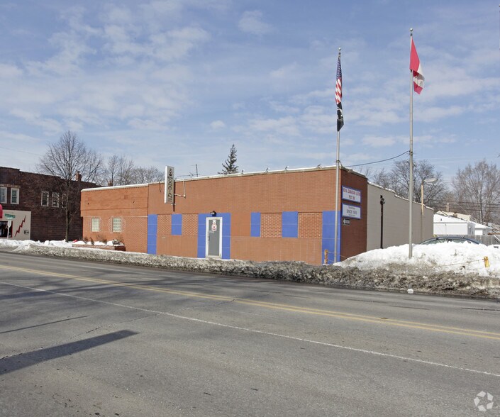 1005 E 11 Mile Rd, Royal Oak, MI à louer - Photo principale – Image 2 sur 3