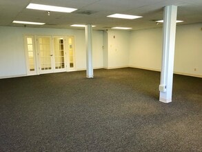 1210-1228 Towanda Ave, Bloomington, IL à louer Photo intérieure– Image 2 sur 6