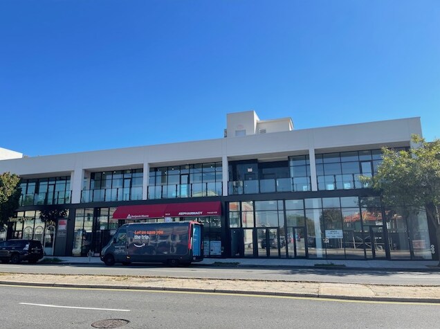 18610 Union Tpke, Fresh Meadows, NY à louer - Photo de l’immeuble – Image 2 sur 11