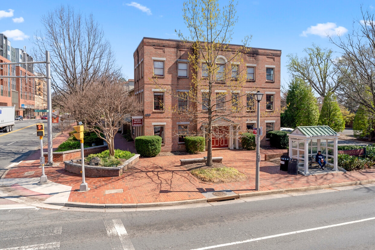 100-122 E Broad St, Falls Church, VA à vendre Photo principale– Image 1 sur 71