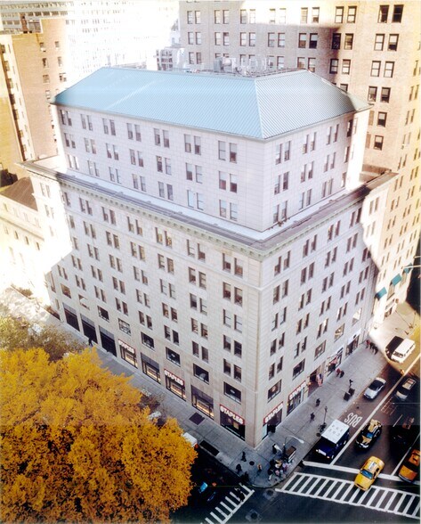 217 Broadway, New York, NY à louer - Photo de l’immeuble – Image 2 sur 7