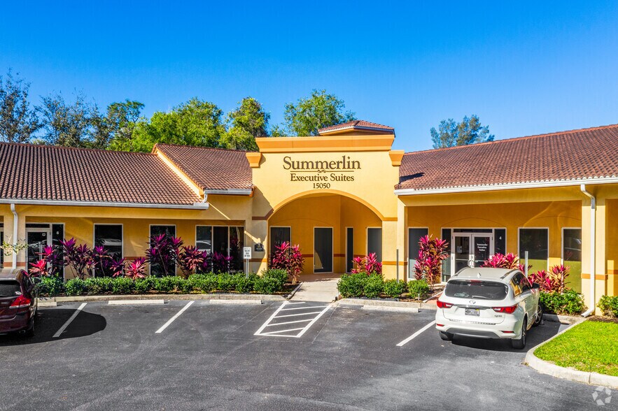 15050 Elderberry Ln, Fort Myers, FL à louer - Photo de l’immeuble – Image 1 sur 6