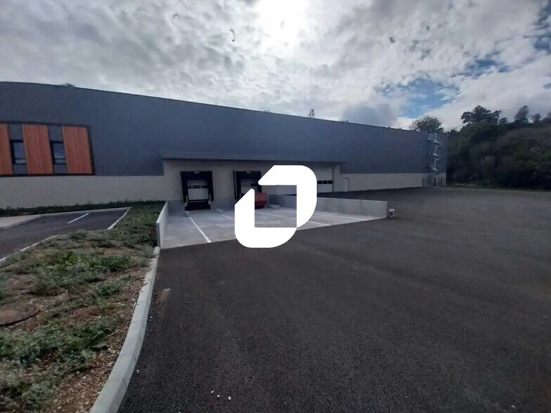 Bureau dans Saint-Laurent-de-Mure à louer - Photo de l’immeuble – Image 3 sur 17