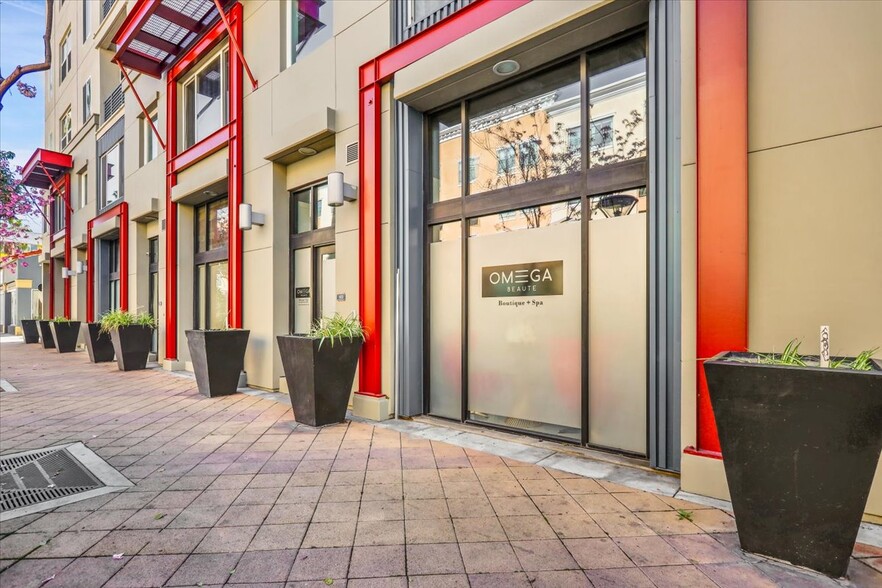 300 E 4th St, Long Beach, CA à vendre - Photo de l’immeuble – Image 2 sur 58