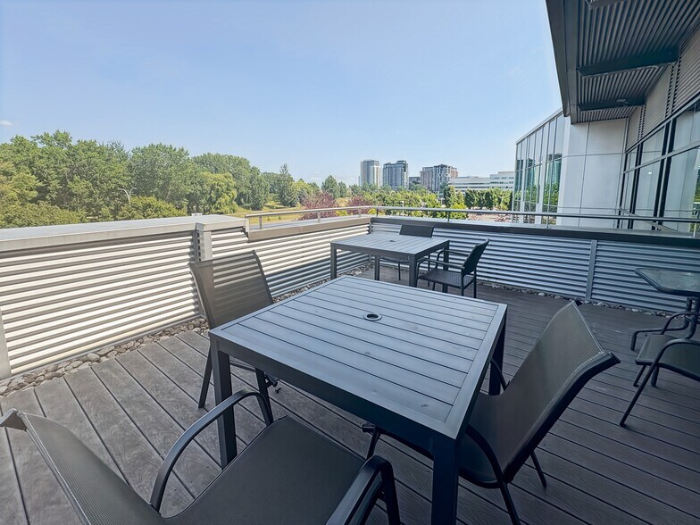 4605 Boul Lapinière, Brossard, QC à louer - Photo de l’immeuble – Image 3 sur 8