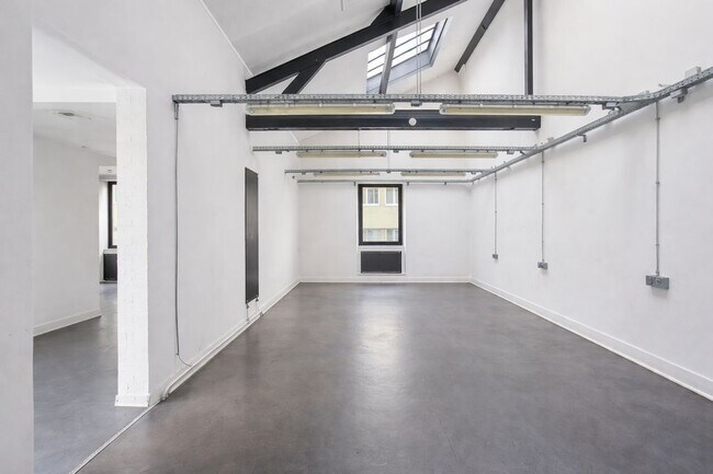 Plus de détails pour 53 Passage Du Bureau, Paris - Bureau à vendre