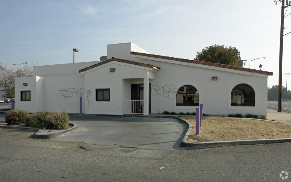44 E Barstow Ave, Fresno, CA à vendre - Photo principale – Image 1 sur 8