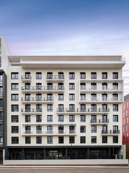 7-9 Rue Stephenson, Montigny-le-Bretonneux à louer - Photo de l’immeuble – Image 1 sur 9