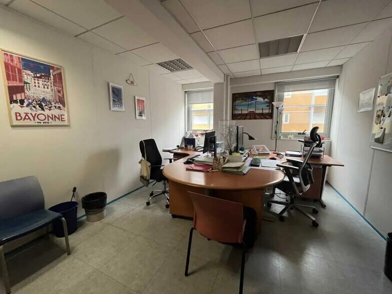 Bureau dans Bordeaux à louer - Photo intérieure – Image 2 sur 11