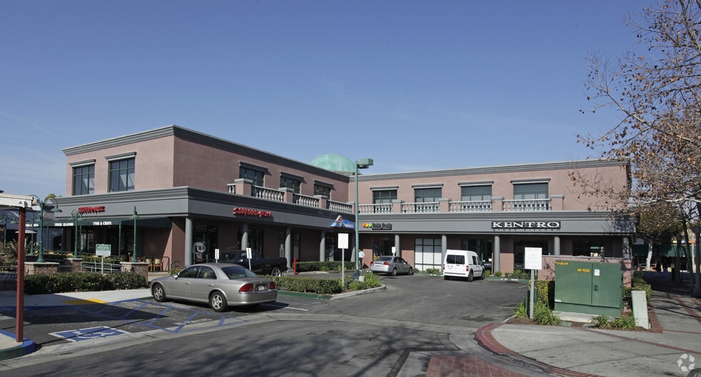 100-150 S Harbor Blvd, Fullerton, CA à louer - Photo principale – Image 2 sur 2