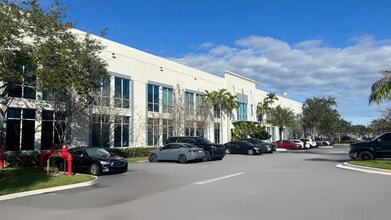 2000 NW 150th Ave, Pembroke Pines, FL à louer Photo intérieure– Image 2 sur 21