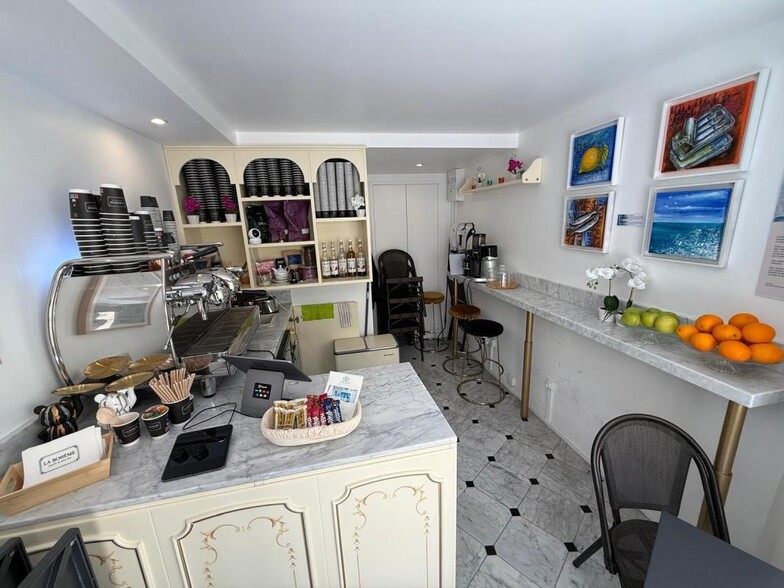 Local commercial dans Cannes à louer - Photo de l’immeuble – Image 2 sur 5