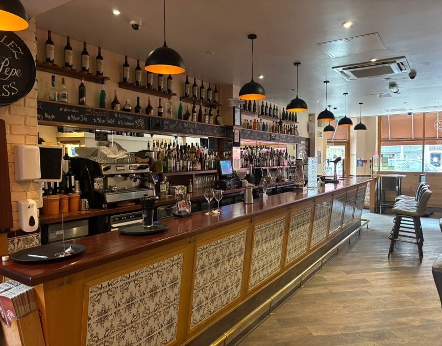 8 Croydon Rd, Caterham à louer Photo intérieure– Image 1 sur 6