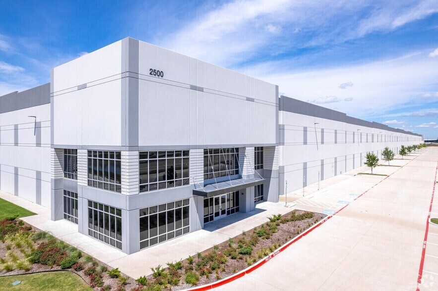 2800 S Millers Ferry Rd, Wilmer, TX à louer - Photo de l’immeuble – Image 2 sur 2