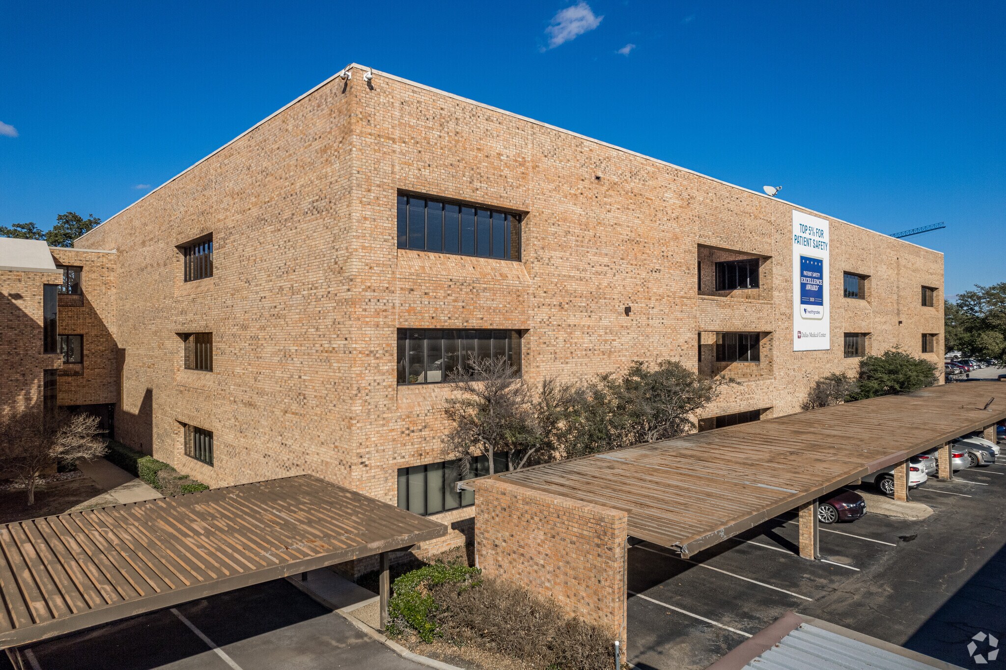 10 Medical Pky, Farmers Branch, TX à louer Photo de l’immeuble– Image 1 sur 7