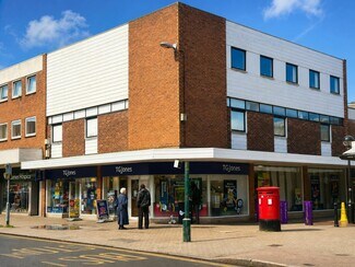 Plus de détails pour 27 Church Rd, Burgess Hill - Local commercial à louer