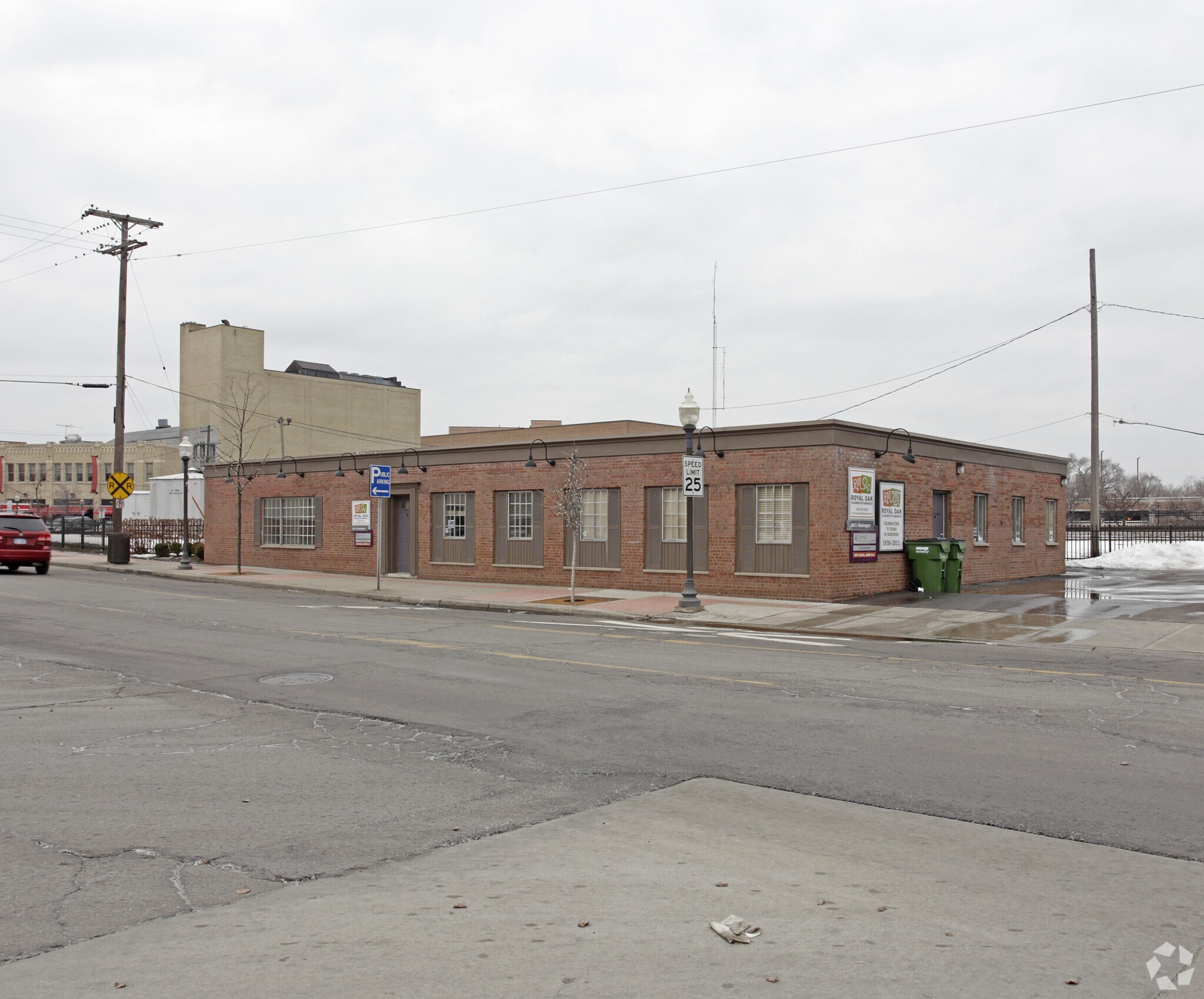 200 S Washington Ave, Royal Oak, MI à louer Photo principale– Image 1 sur 8