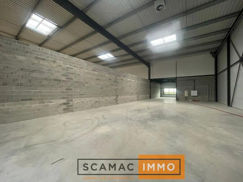 Local d'activités dans Moissy-Cramayel à vendre - Photo intérieure – Image 2 sur 5