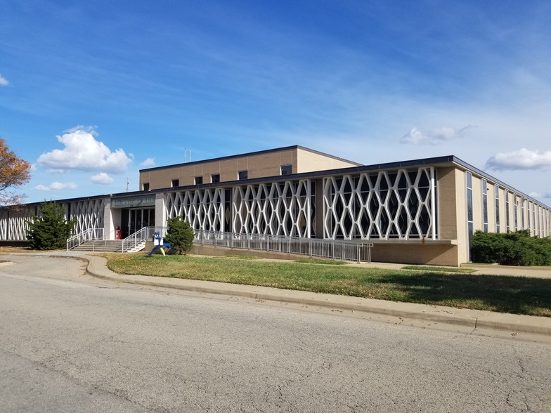 616 SE Jefferson St, Topeka, KS à louer - Photo de l’immeuble – Image 2 sur 12