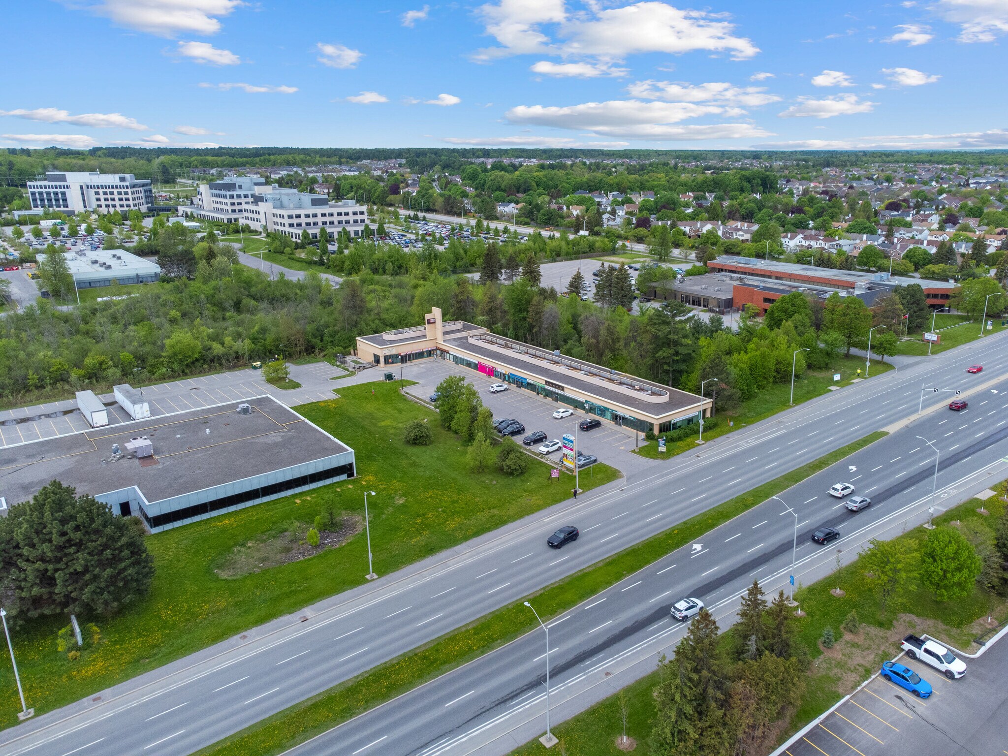 591 March Rd, Ottawa, ON à louer Photo principale– Image 1 sur 7