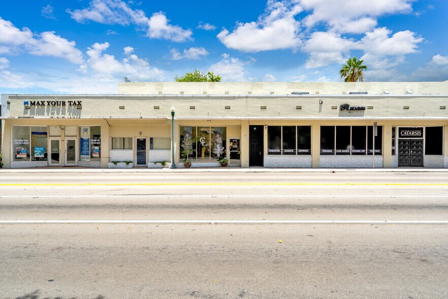 3717-3725 SW 8th St, Miami, FL à vendre - Photo de l’immeuble – Image 2 sur 5
